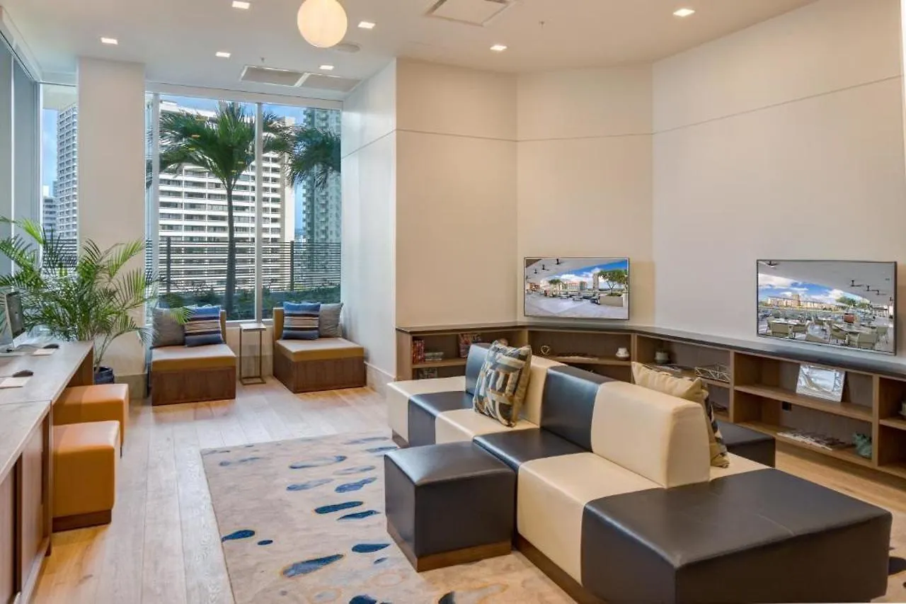 Real Select At The Ritz Carlton Residences, Waikiki 5* Oahu