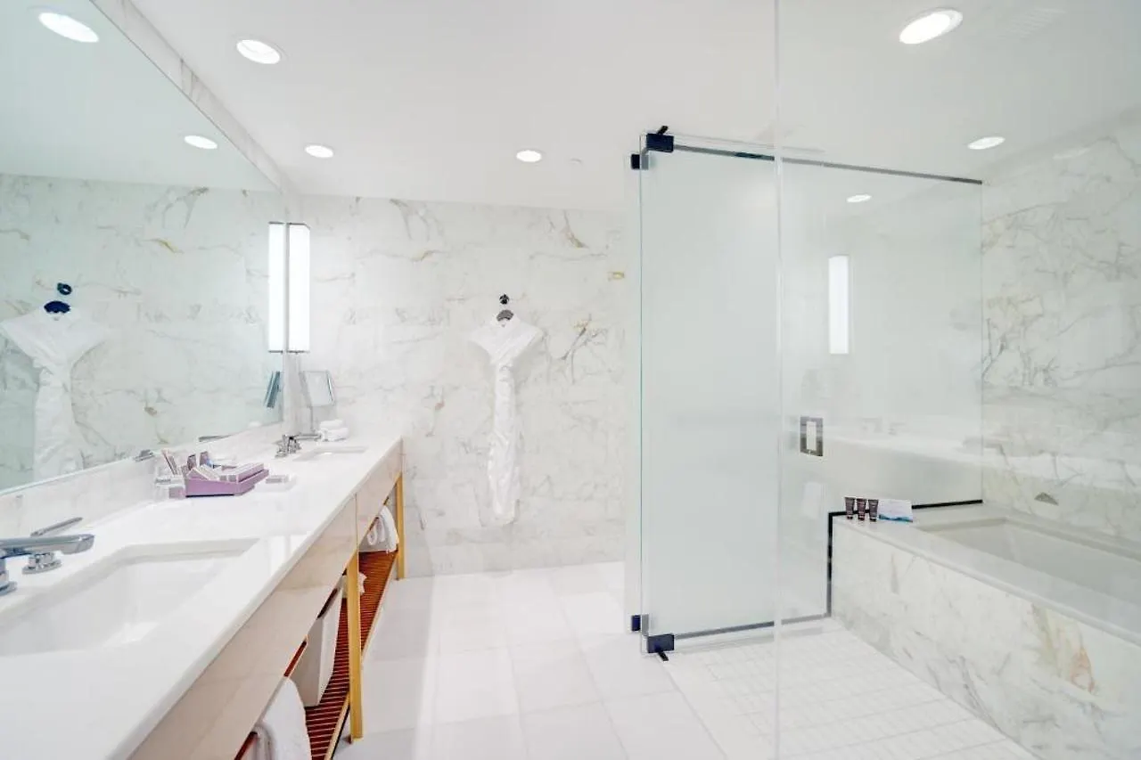 Real Select At The Ritz Carlton Residences, Waikiki 5* Oahu