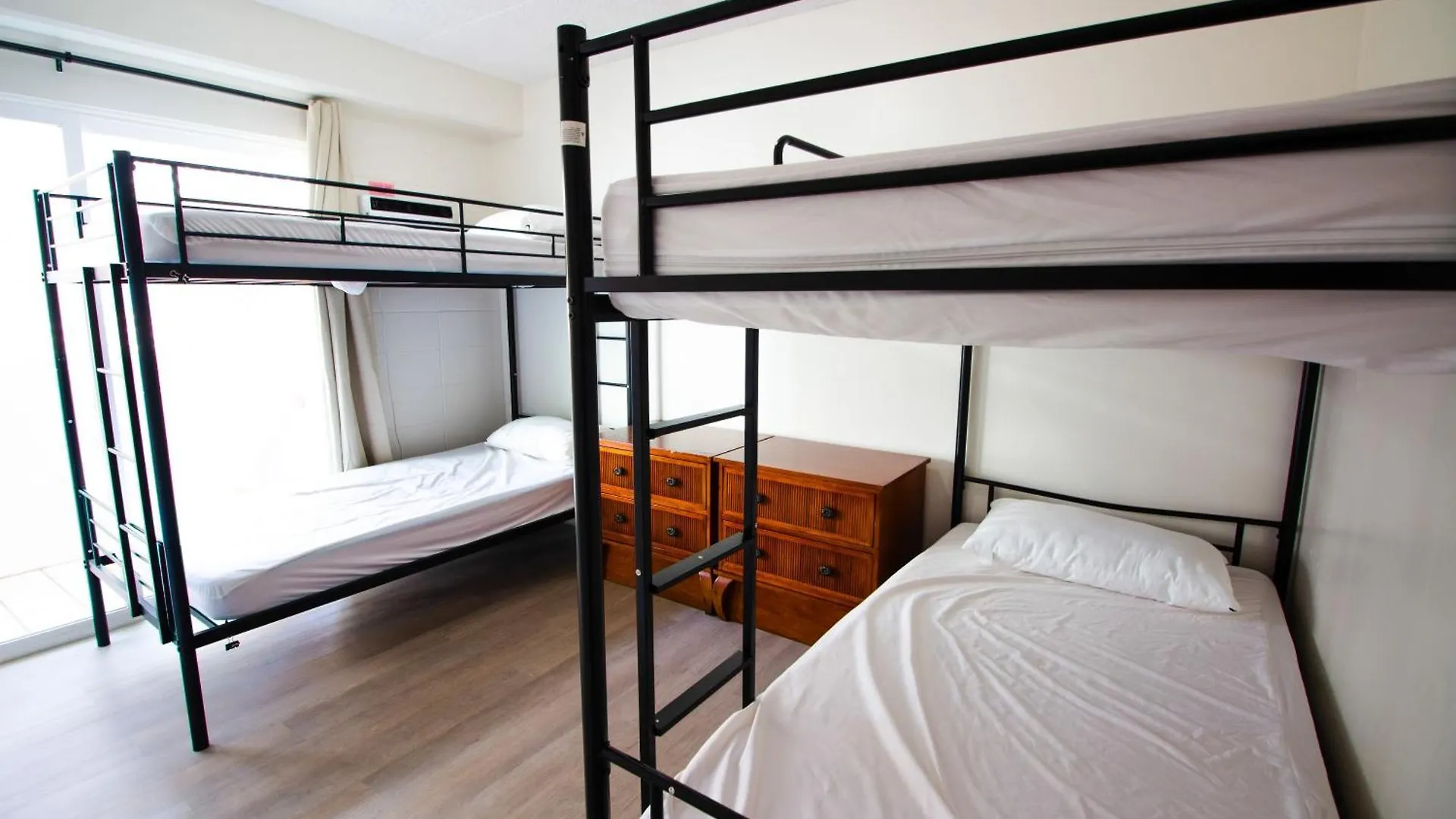 Hostel Waikiki Beachside *