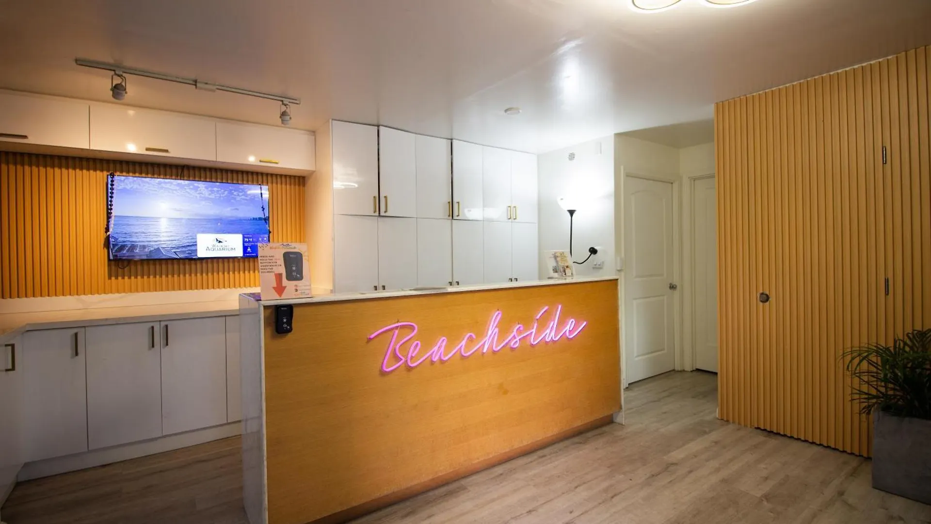 Waikiki Beachside Hostel *