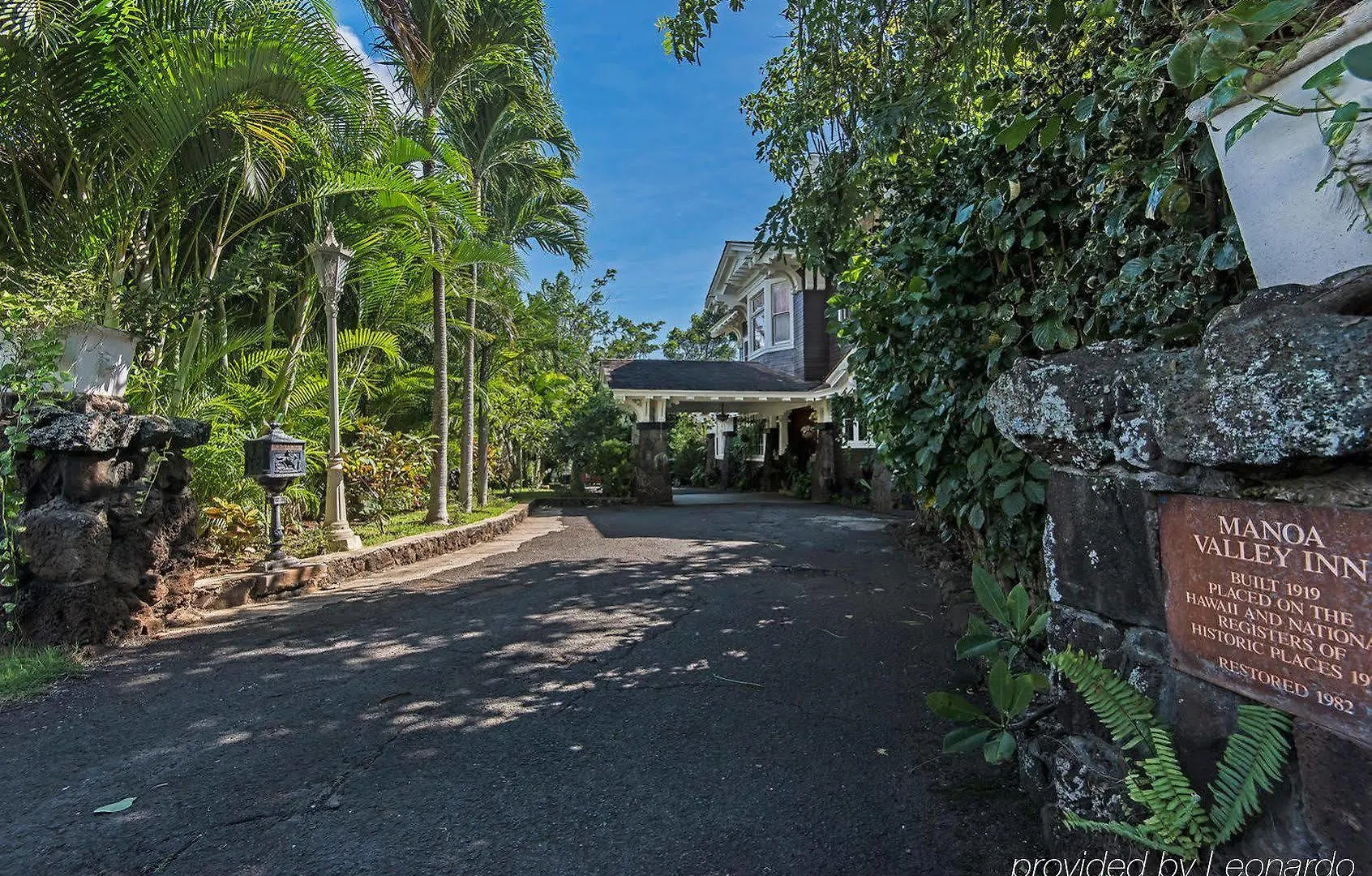 Manoa Valley 3*