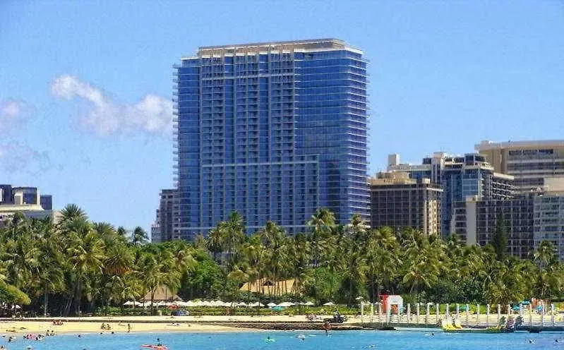 Jet Luxury At The Trump Waikiki Hotel Oahu