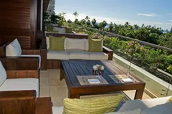 Jet Luxury At The Trump Waikiki Hotel