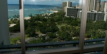 Jet Luxury At The Trump Waikiki Hotel 5*
