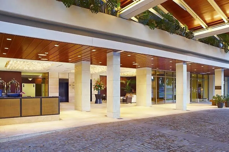 Jet Luxury At The Trump Waikiki Hotel