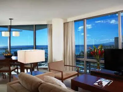 Jet Luxury At The Trump Waikiki Hotel Oahu