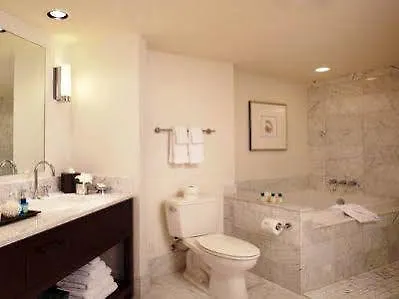 Jet Luxury At The Trump Waikiki Hotel Oahu