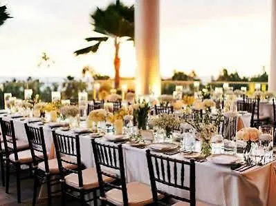 Jet Luxury At The Trump Waikiki Hotel