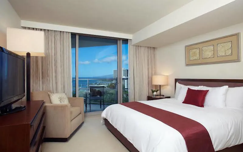 Jet Luxury At The Trump Waikiki Hotel Oahu
