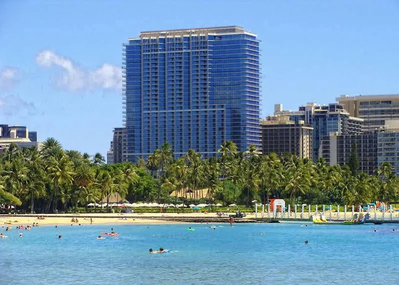 Jet Luxury At The Trump Waikiki Hotel Oahu
