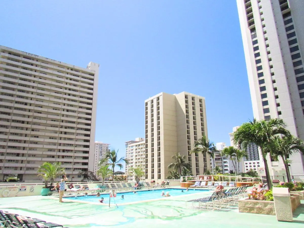 Waikiki Banyan Ocean View Apartment Oahu