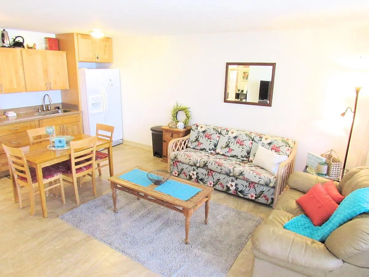 Waikiki Banyan Ocean View Apartment
