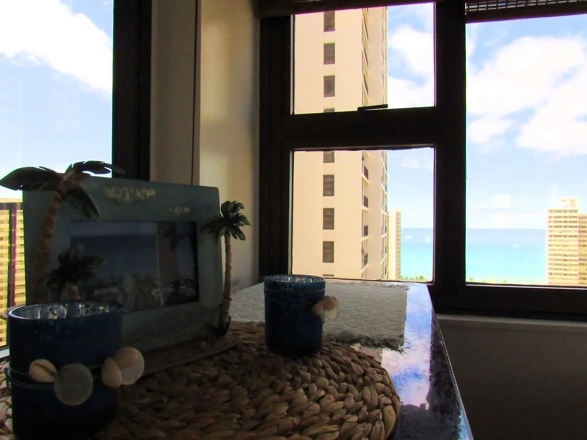 Waikiki Banyan Ocean View * Oahu