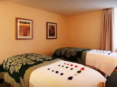 Jet Luxury At The Trump Waikiki