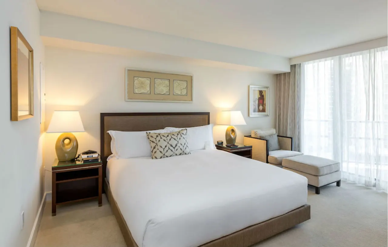 Jet Luxury At The Trump Waikiki Hotel Oahu