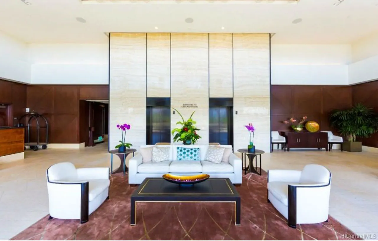 Jet Luxury At The Trump Waikiki Hotel 5*